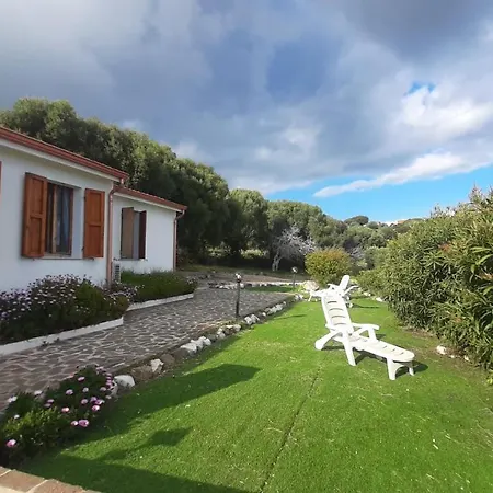 לינה וארוחת בוקר Sa Ruscitta 3*